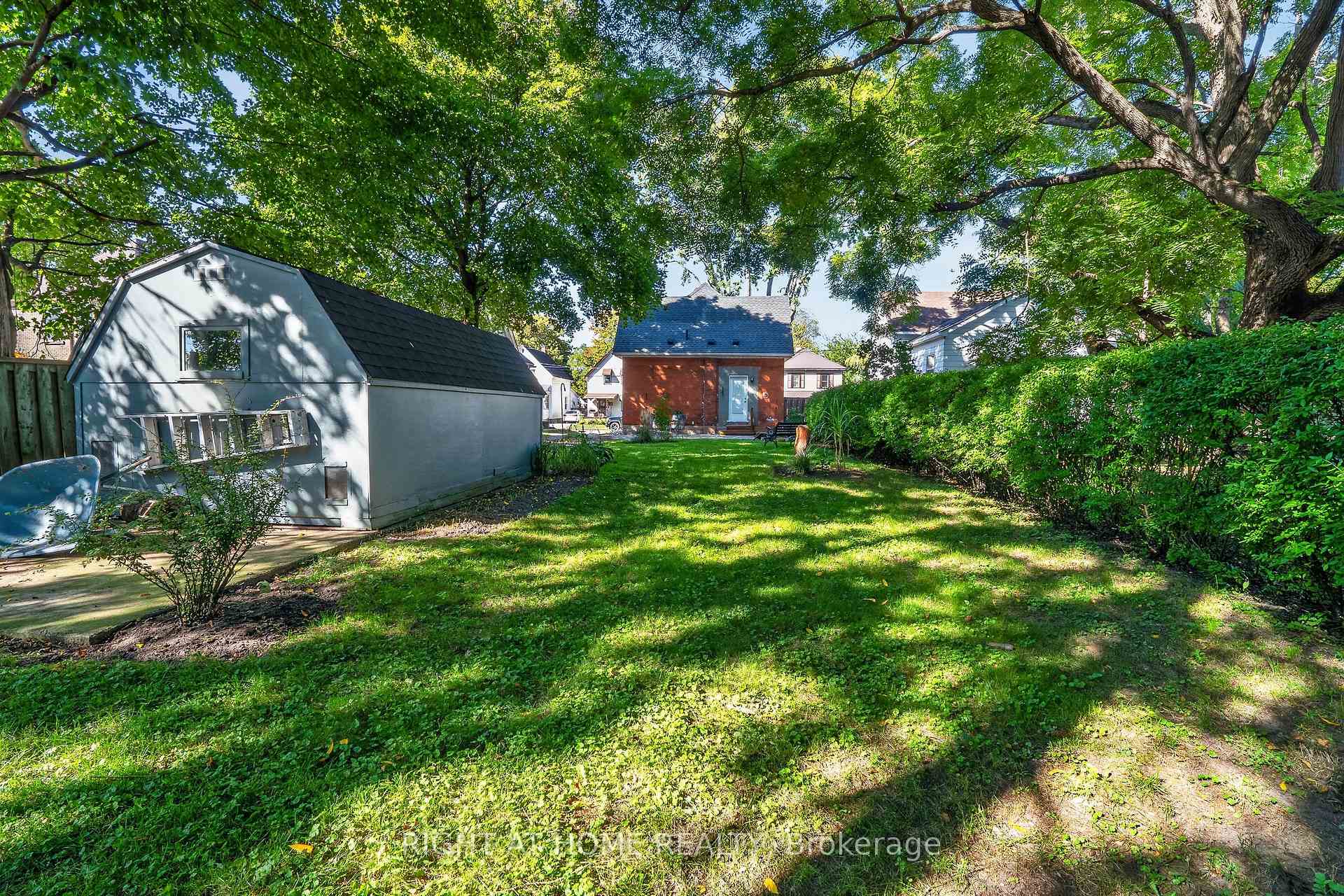 Photo 3 of 46 West Avenue, St. Thomas — HOMEH