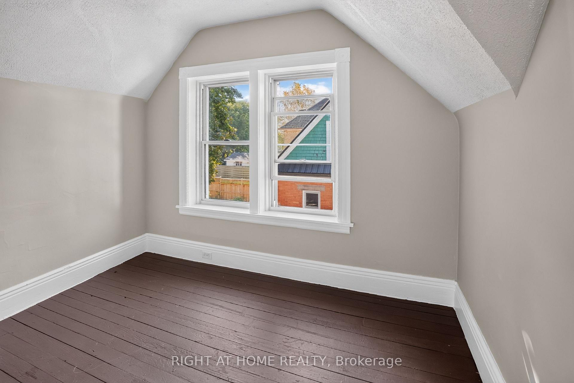 Photo 18 of 46 West Avenue, St. Thomas — HOMEH