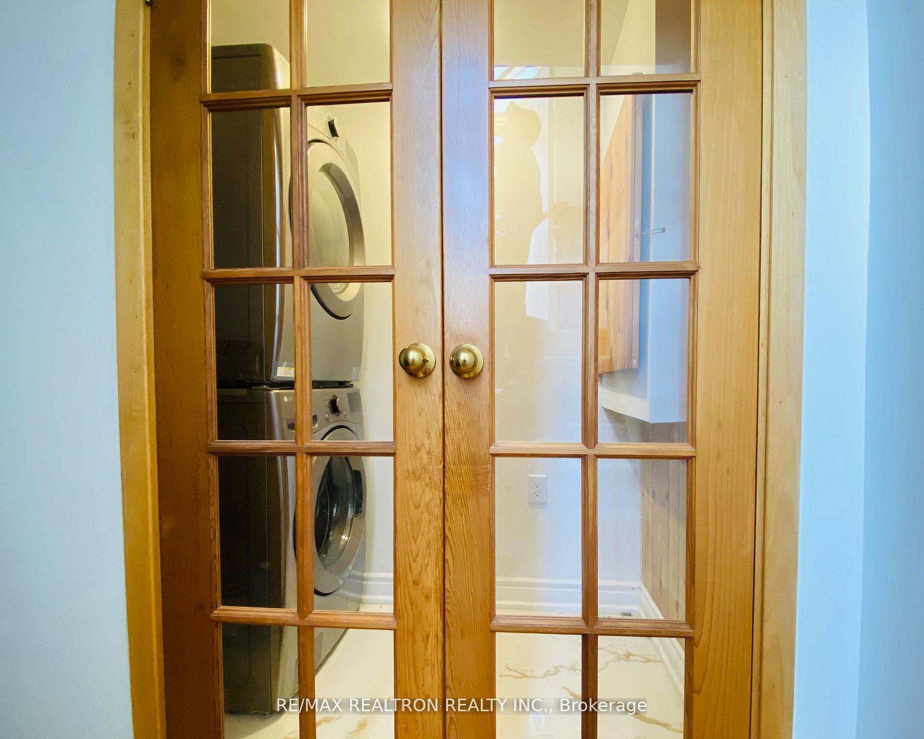 Photo 3 of Unit Upper, 129 Sexton Crescent, North York, Hillcrest Village — HOMEH