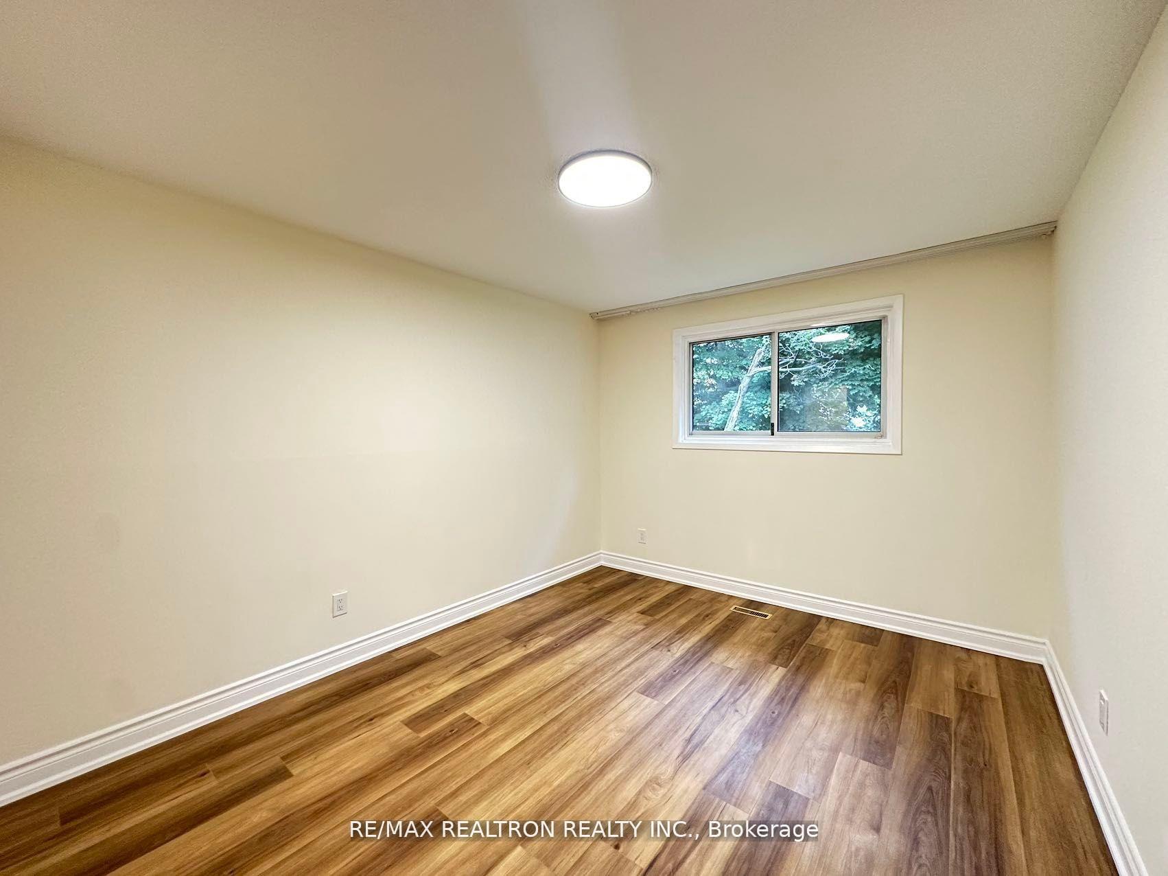 Photo 7 of Unit Upper, 129 Sexton Crescent, North York, Hillcrest Village — HOMEH