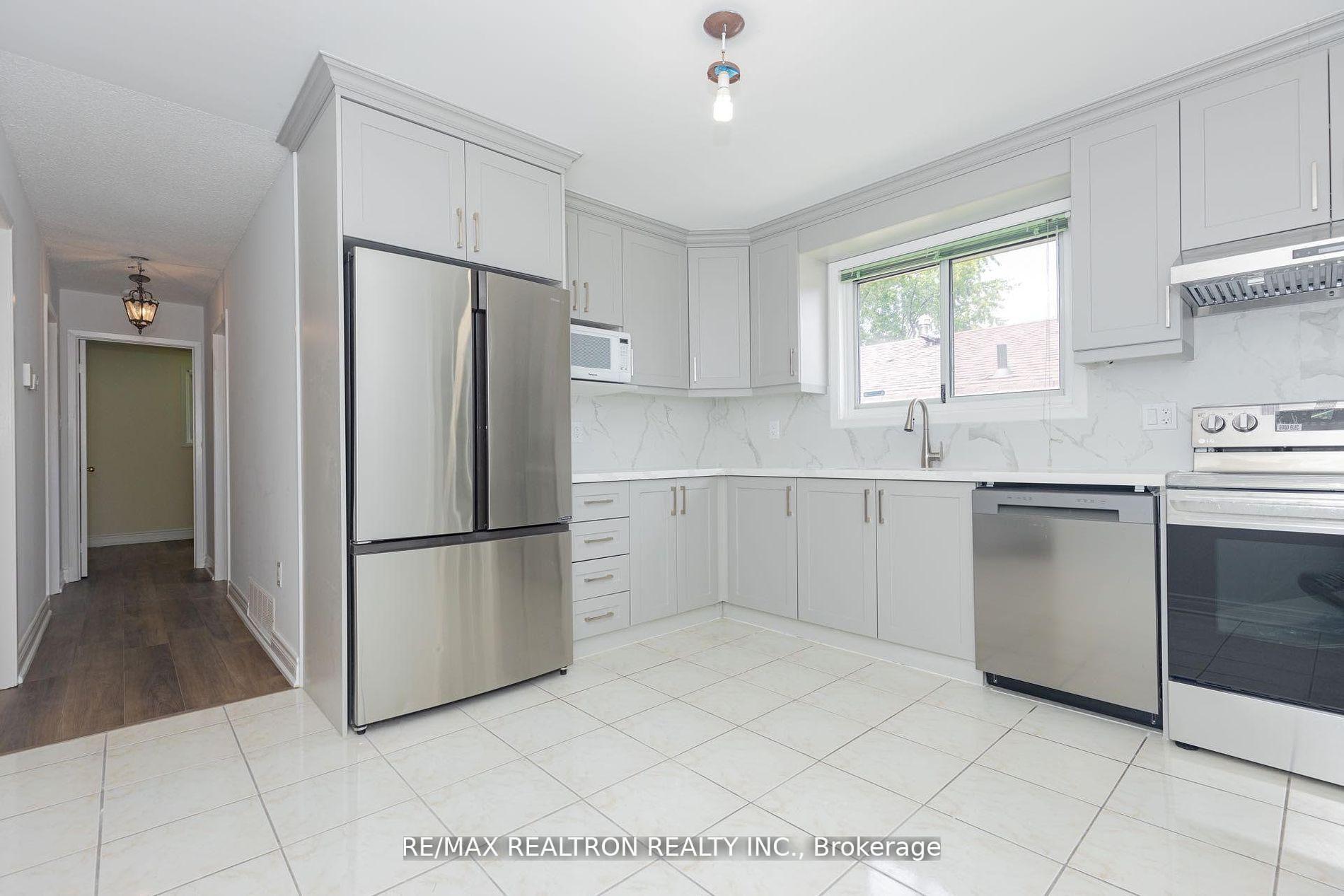Photo 28 of Unit Upper, 129 Sexton Crescent, North York, Hillcrest Village — HOMEH