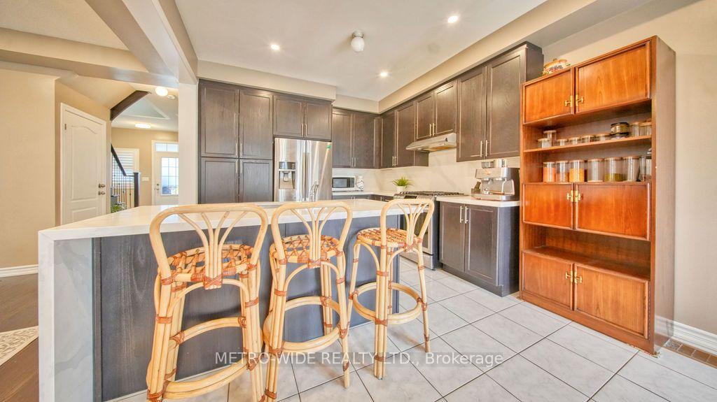 Photo 12 of 1247 Graham Clapp Avenue, Oshawa, Taunton — HOMEH