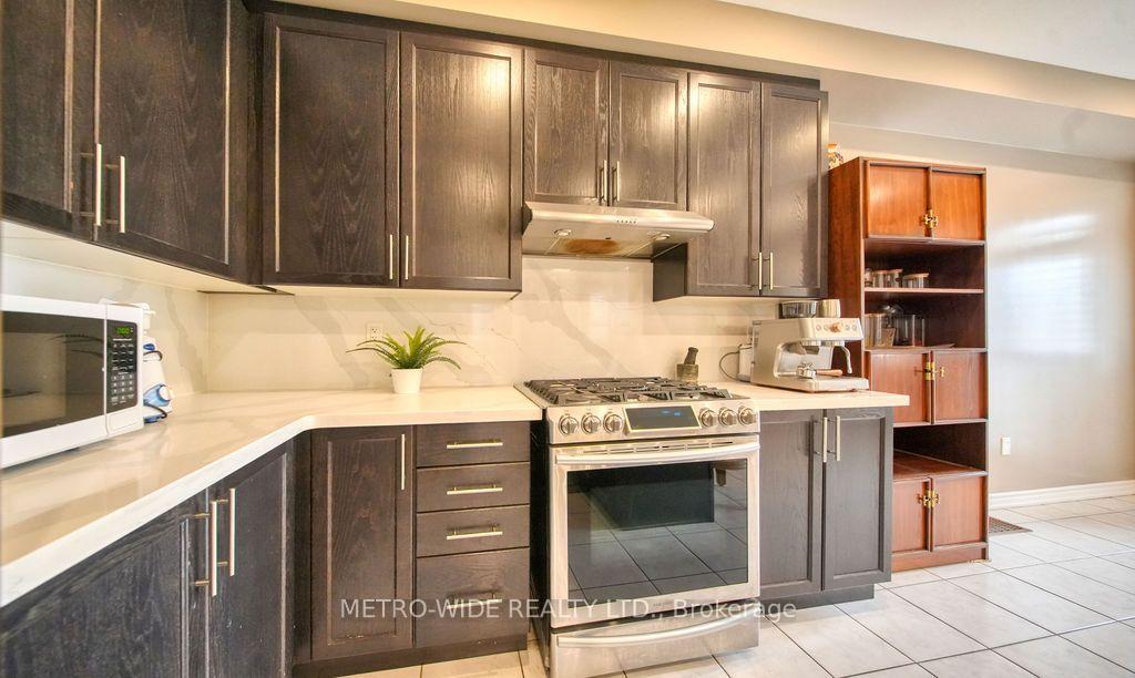 Photo 13 of 1247 Graham Clapp Avenue, Oshawa, Taunton — HOMEH