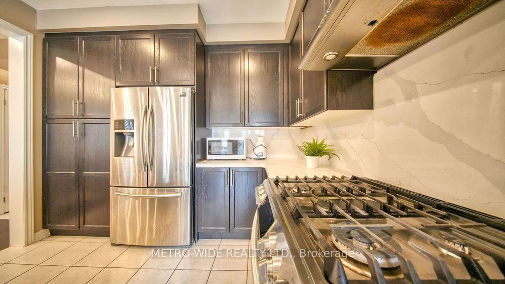 Photo 14 of 1247 Graham Clapp Avenue, Oshawa, Taunton — HOMEH