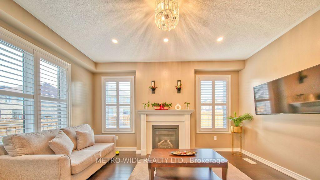 Photo 23 of 1247 Graham Clapp Avenue, Oshawa, Taunton — HOMEH