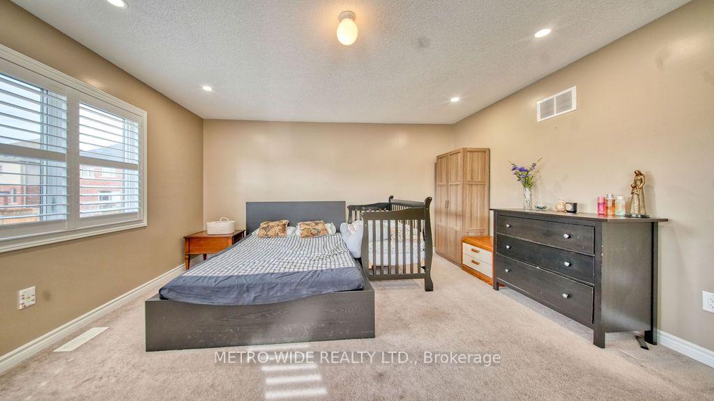 Photo 30 of 1247 Graham Clapp Avenue, Oshawa, Taunton — HOMEH