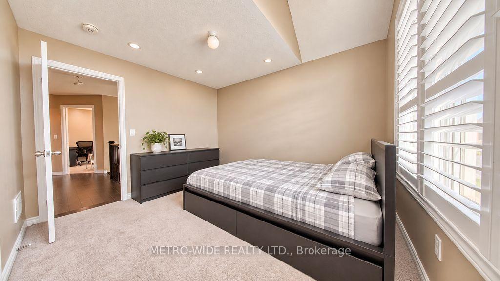 Photo 35 of 1247 Graham Clapp Avenue, Oshawa, Taunton — HOMEH