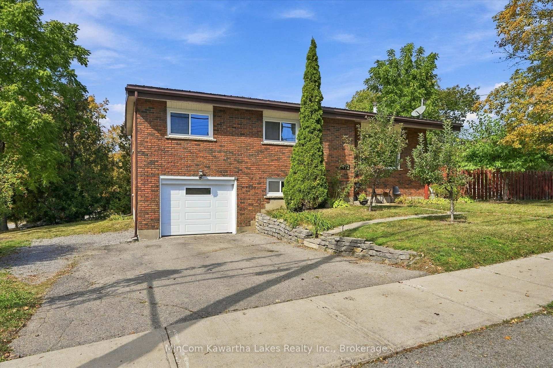 Photo 2 of 472 Highland Road, Peterborough, Northcrest Ward 5 — HOMEH