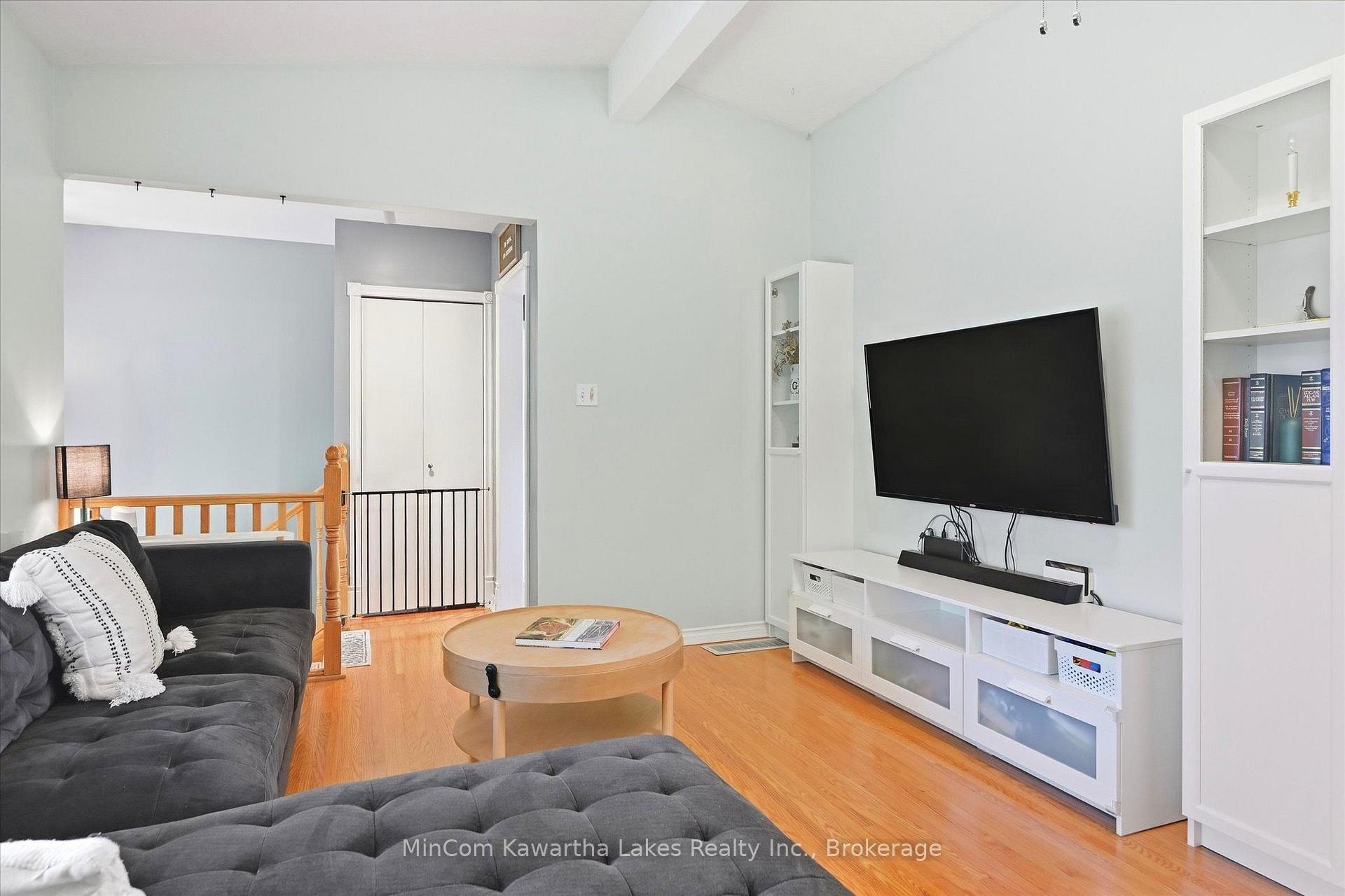 Photo 6 of 472 Highland Road, Peterborough, Northcrest Ward 5 — HOMEH