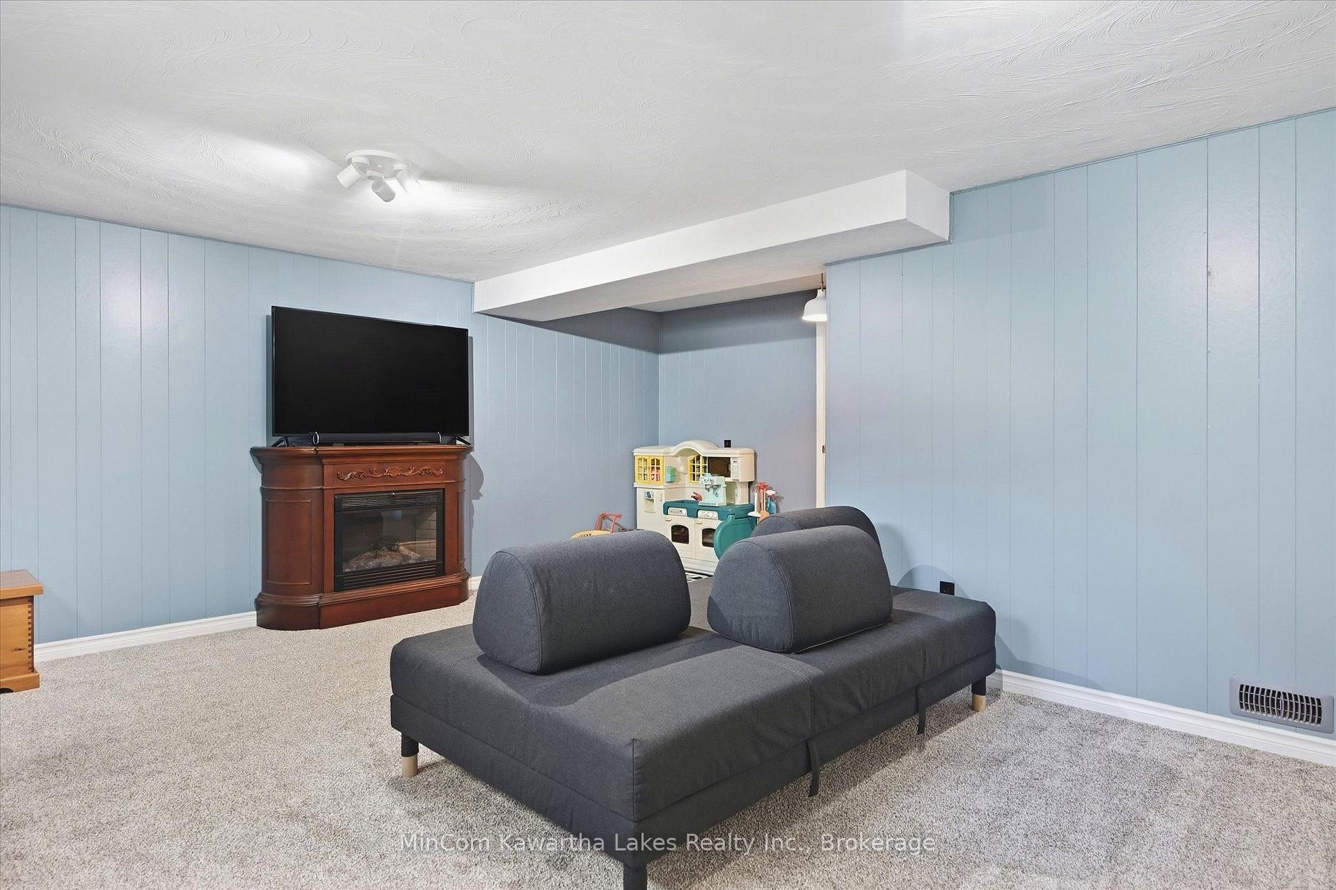 Photo 41 of 472 Highland Road, Peterborough, Northcrest Ward 5 — HOMEH
