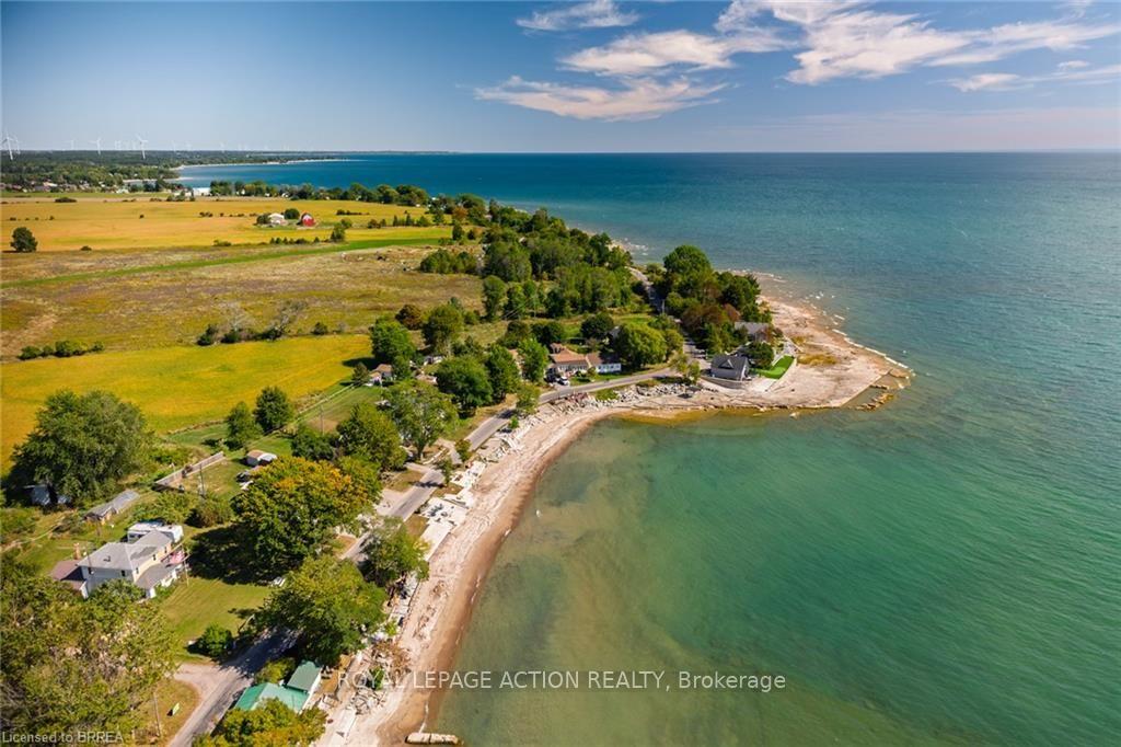 Photo of 1459 Lakeshore Road