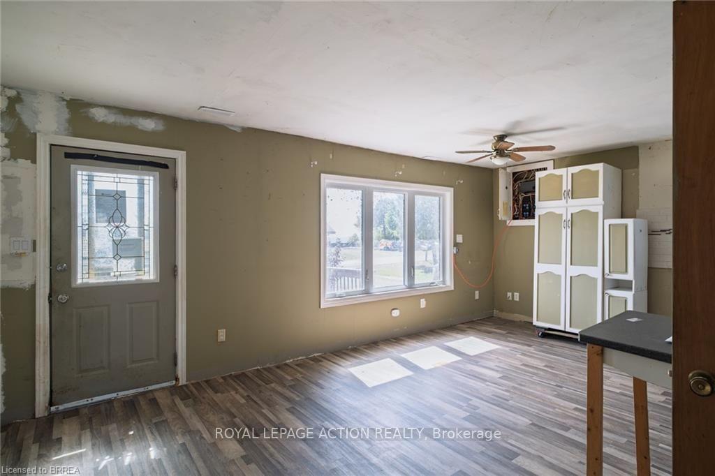 Photo 4 of 1459 Lakeshore Road, Haldimand — HOMEH