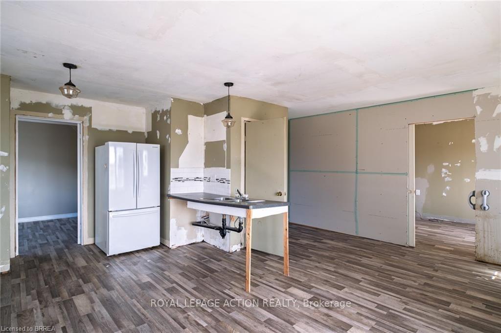 Photo 6 of 1459 Lakeshore Road, Haldimand — HOMEH