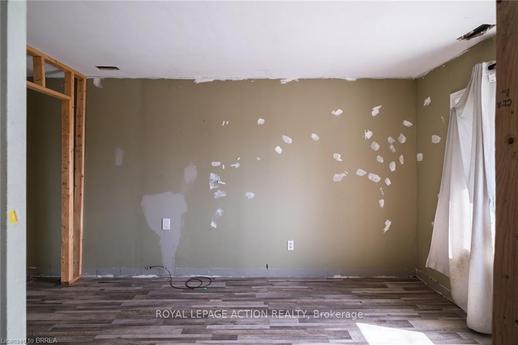 Photo 10 of 1459 Lakeshore Road, Haldimand — HOMEH