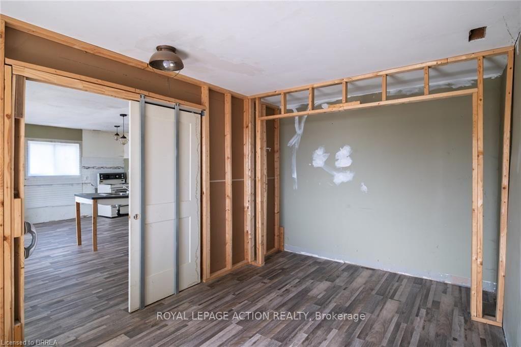 Photo 11 of 1459 Lakeshore Road, Haldimand — HOMEH