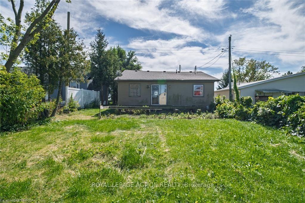 Photo 17 of 1459 Lakeshore Road, Haldimand — HOMEH