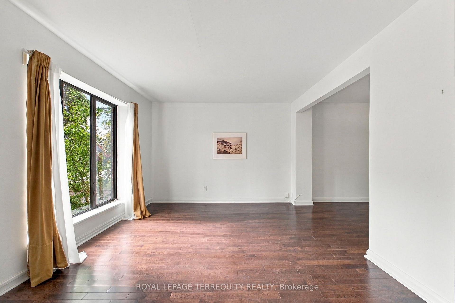 Photo 2 of 102 Anndale Drive, North York, Willowdale East — HOMEH