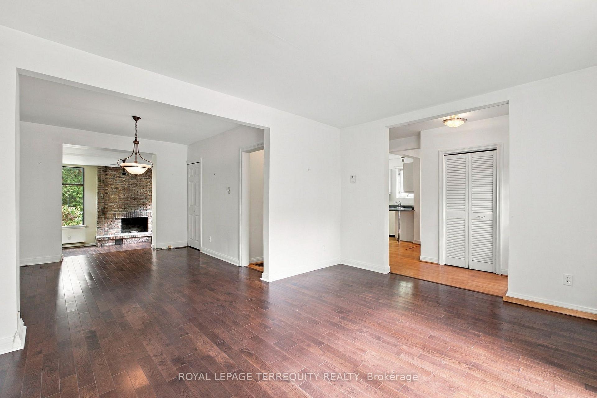 Photo 4 of 102 Anndale Drive, North York, Willowdale East — HOMEH