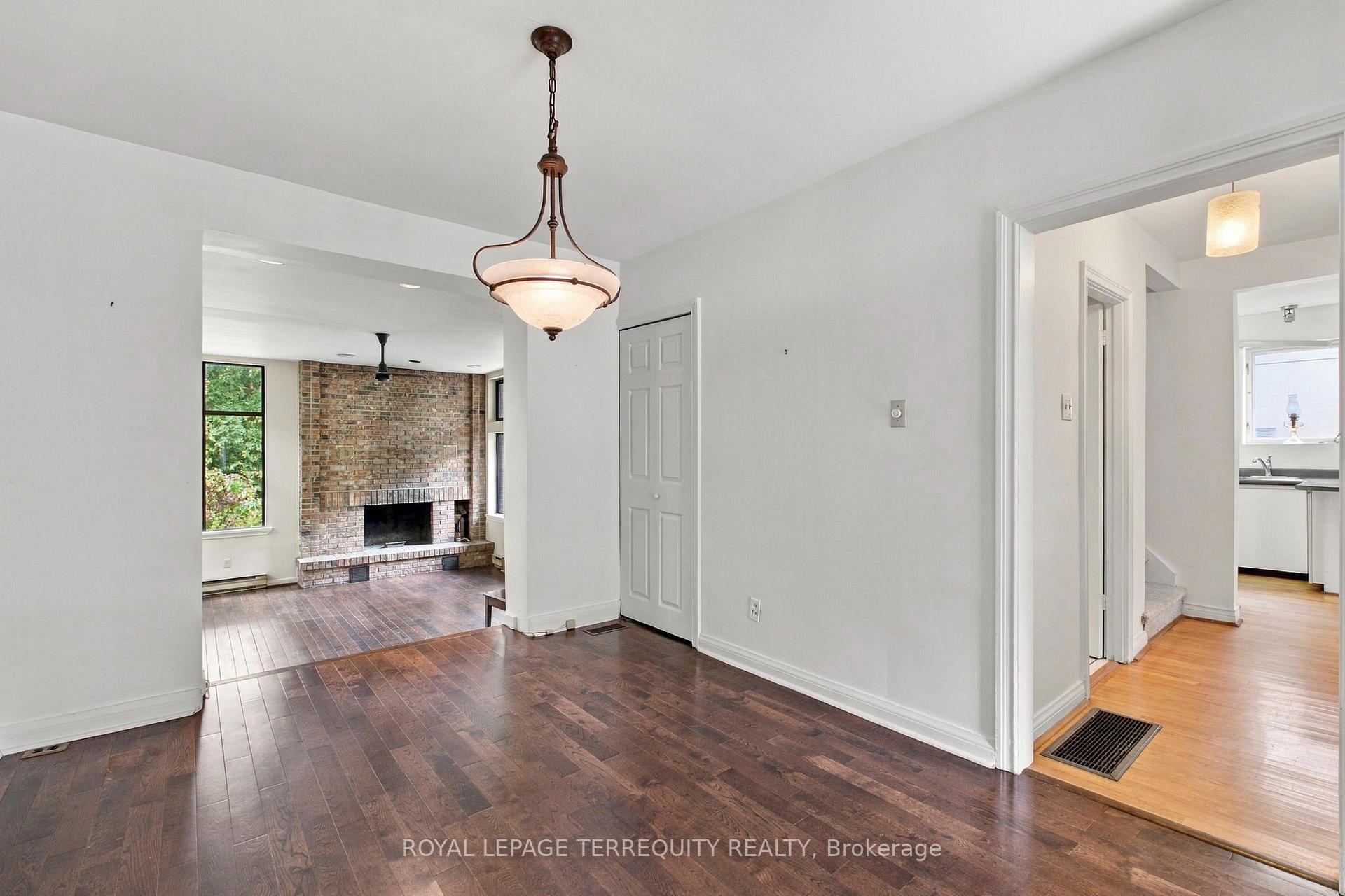 Photo 5 of 102 Anndale Drive, North York, Willowdale East — HOMEH