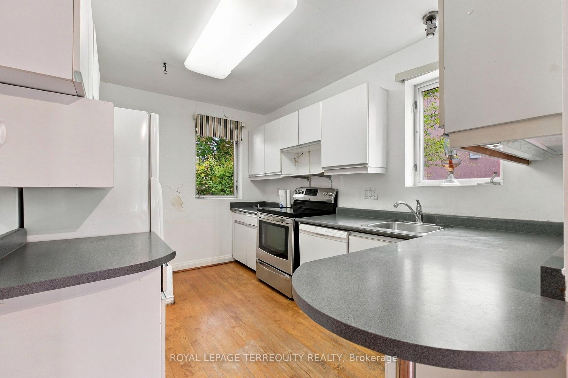 Photo 10 of 102 Anndale Drive, North York, Willowdale East — HOMEH