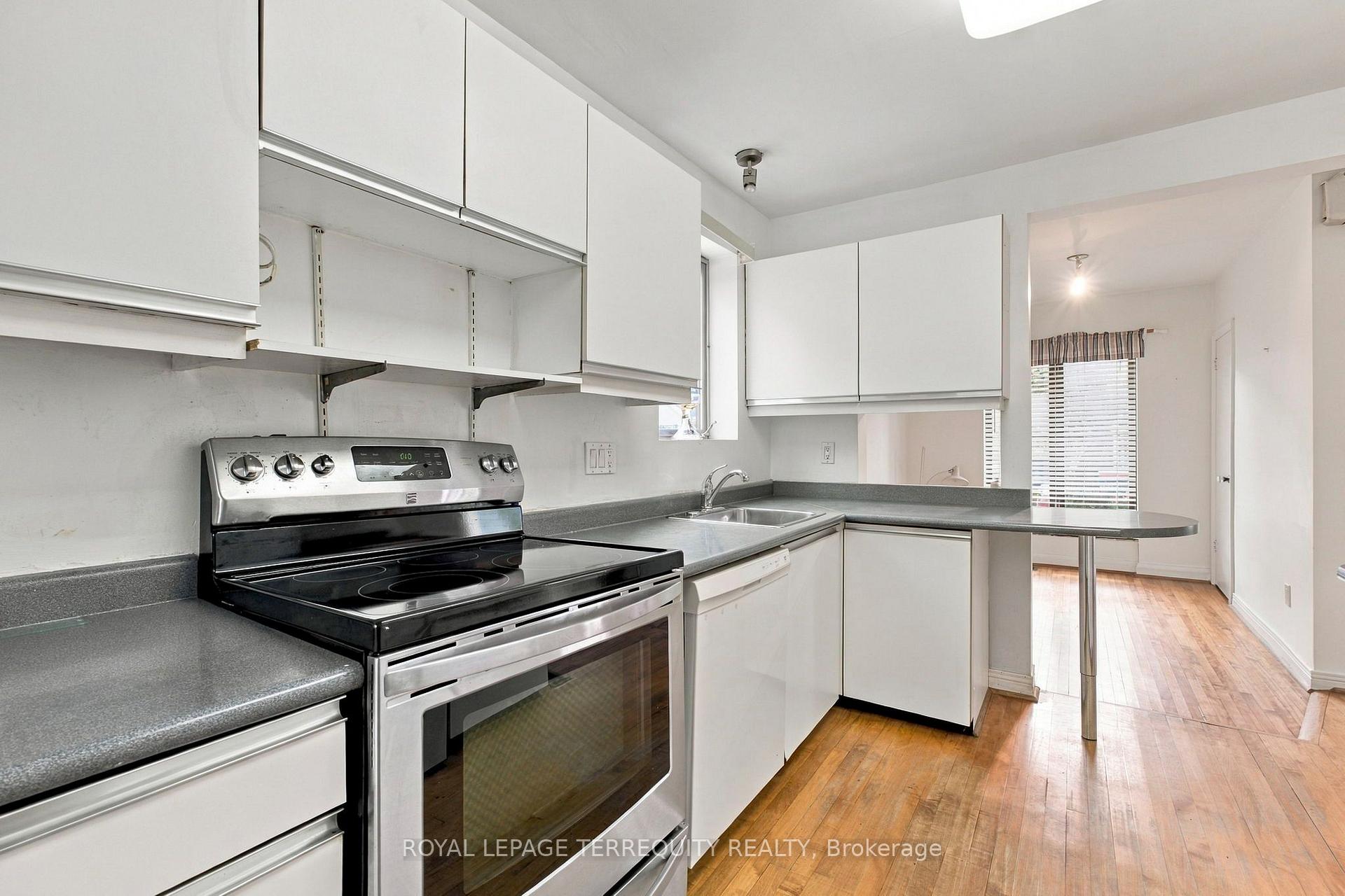 Photo 11 of 102 Anndale Drive, North York, Willowdale East — HOMEH