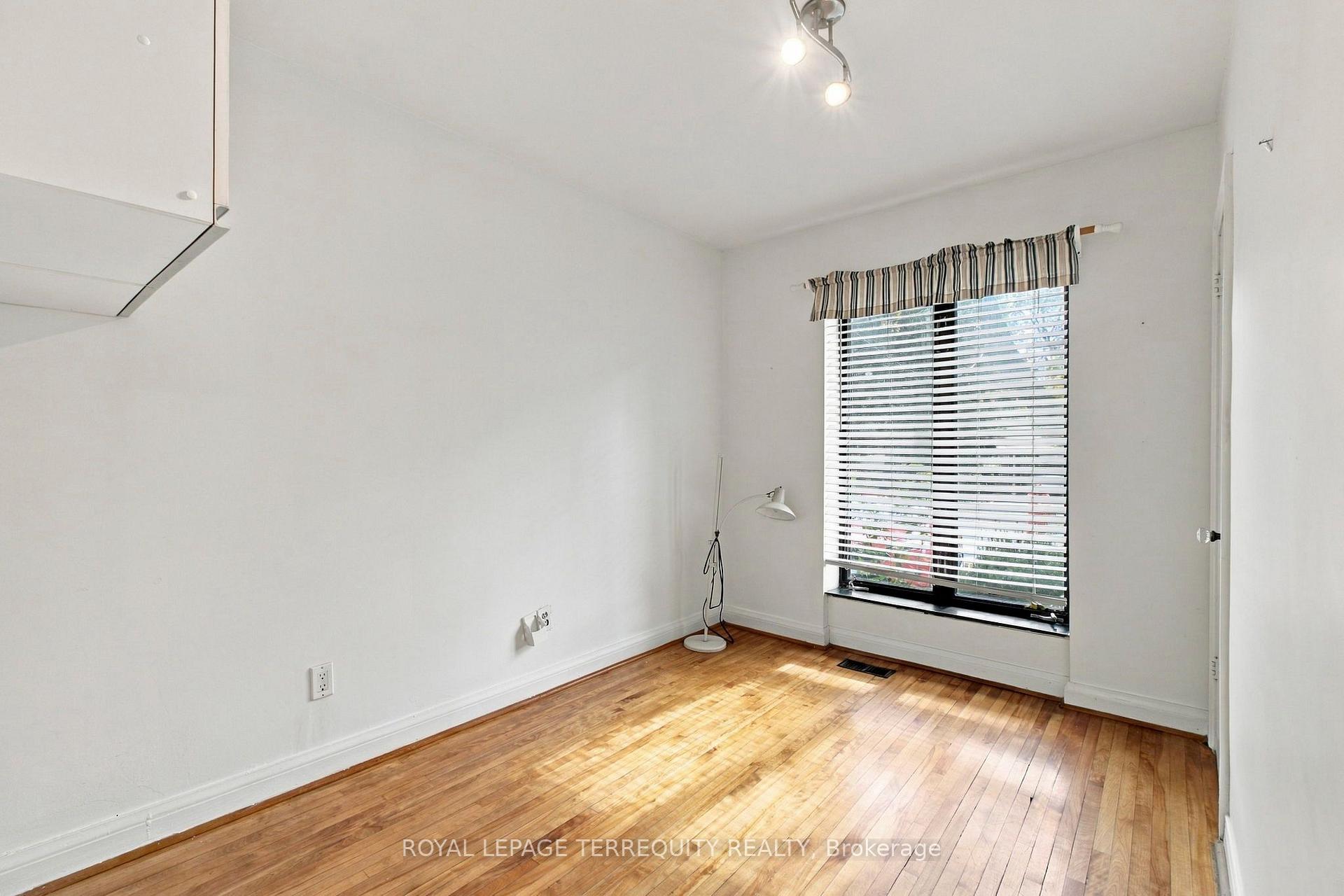 Photo 12 of 102 Anndale Drive, North York, Willowdale East — HOMEH