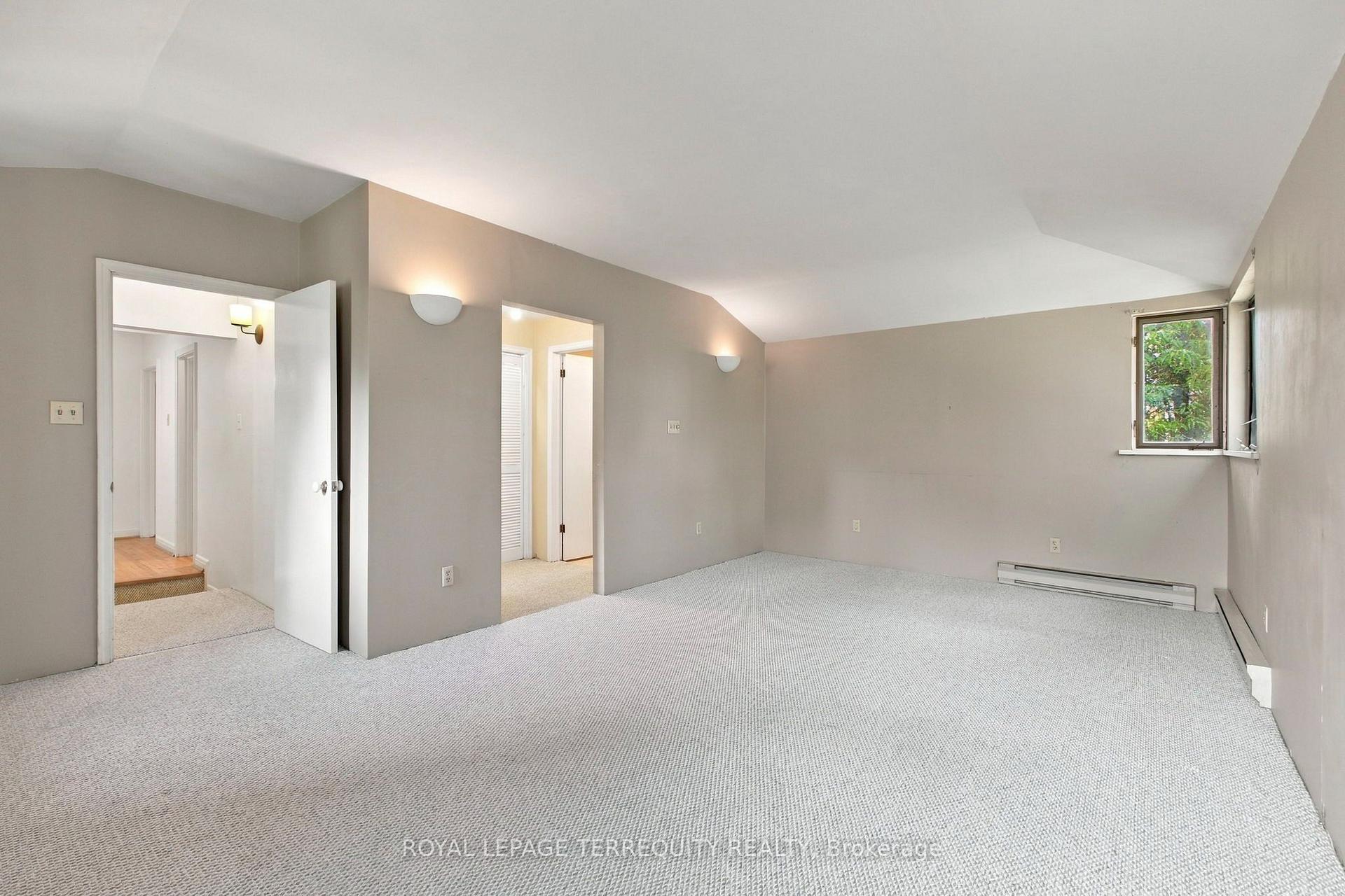 Photo 14 of 102 Anndale Drive, North York, Willowdale East — HOMEH