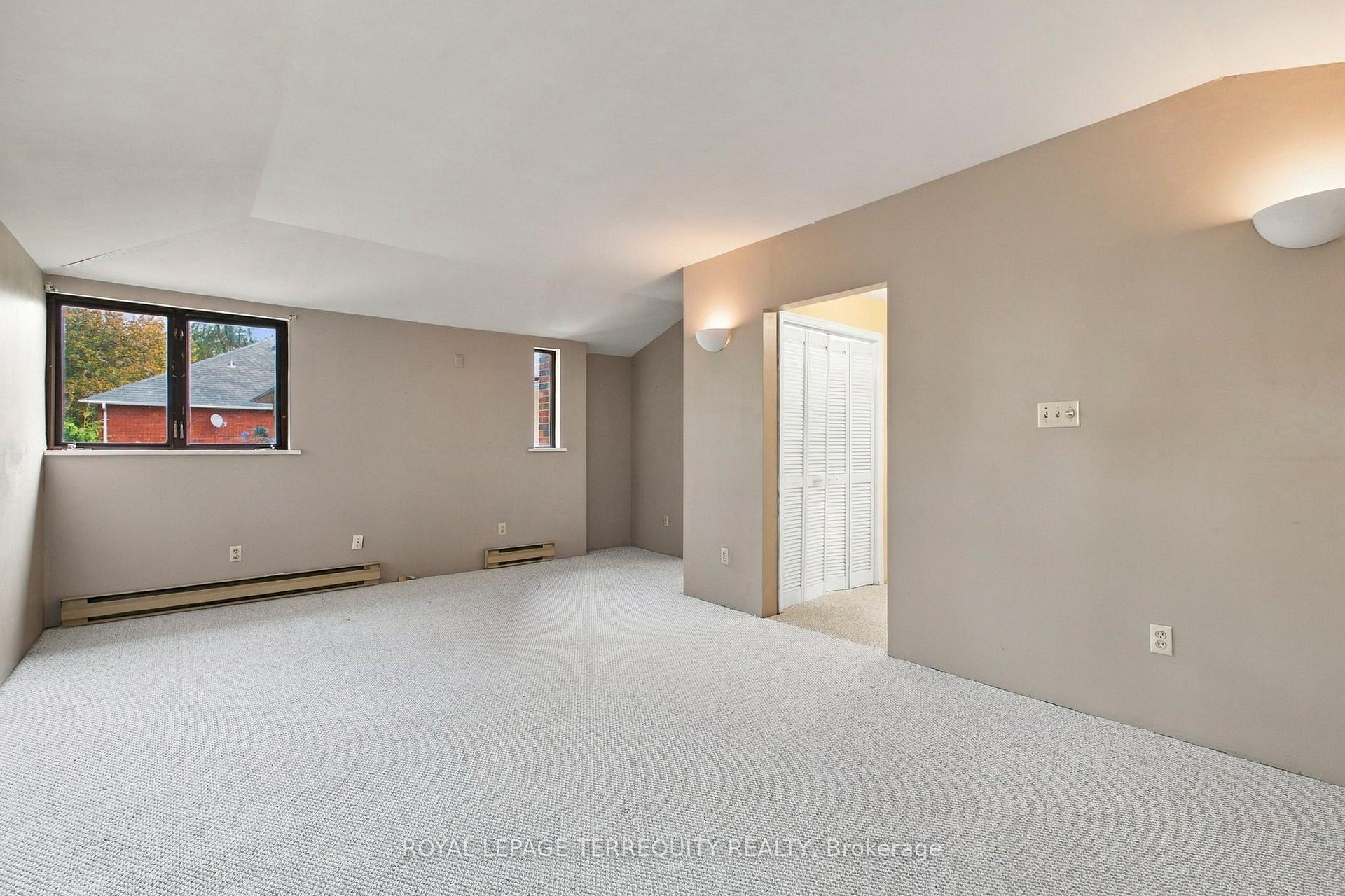 Photo 15 of 102 Anndale Drive, North York, Willowdale East — HOMEH