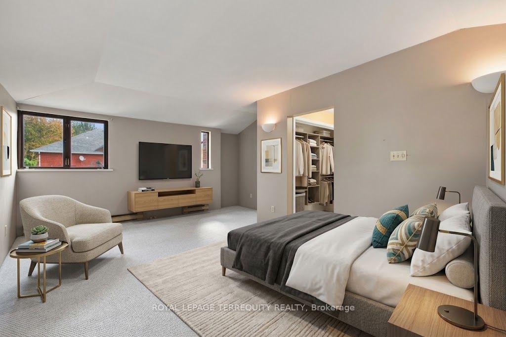 Photo 16 of 102 Anndale Drive, North York, Willowdale East — HOMEH