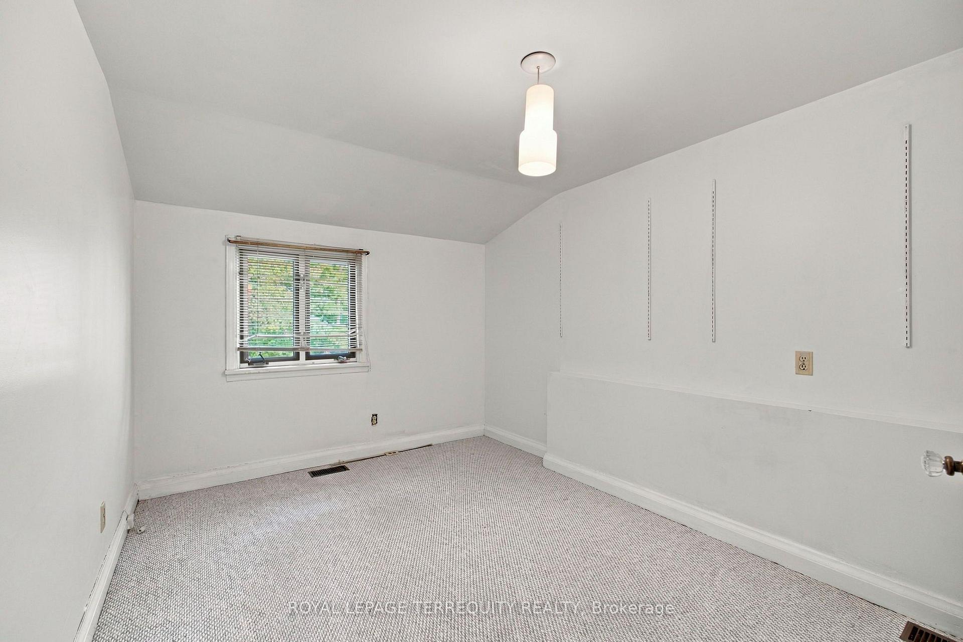 Photo 18 of 102 Anndale Drive, North York, Willowdale East — HOMEH