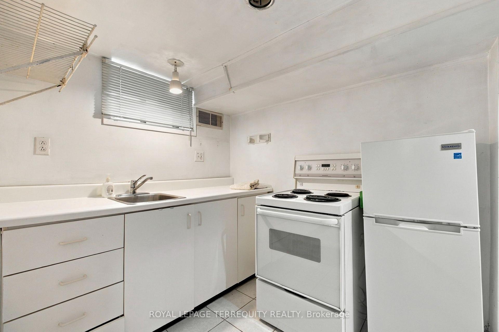 Photo 23 of 102 Anndale Drive, North York, Willowdale East — HOMEH