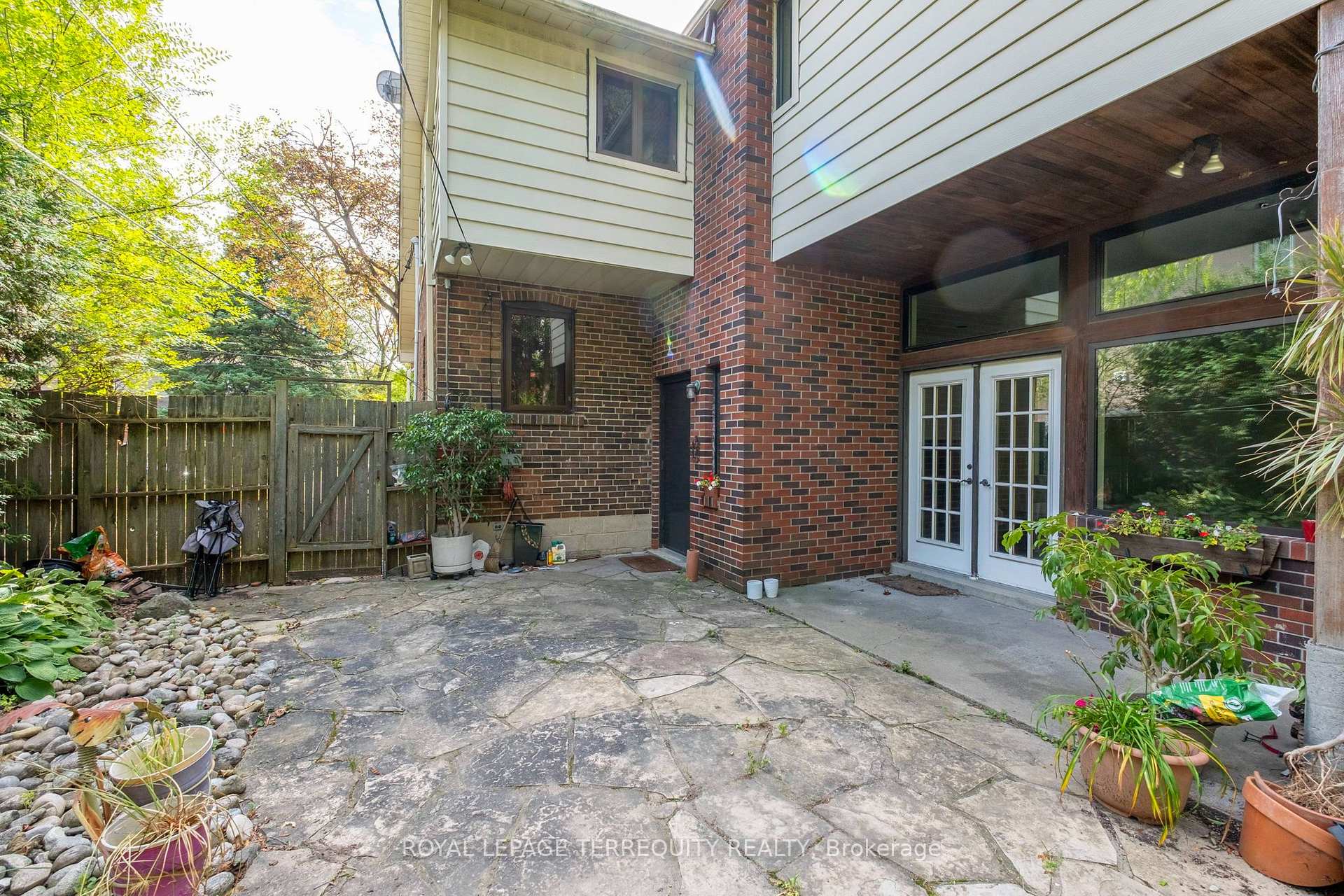 Photo 25 of 102 Anndale Drive, North York, Willowdale East — HOMEH