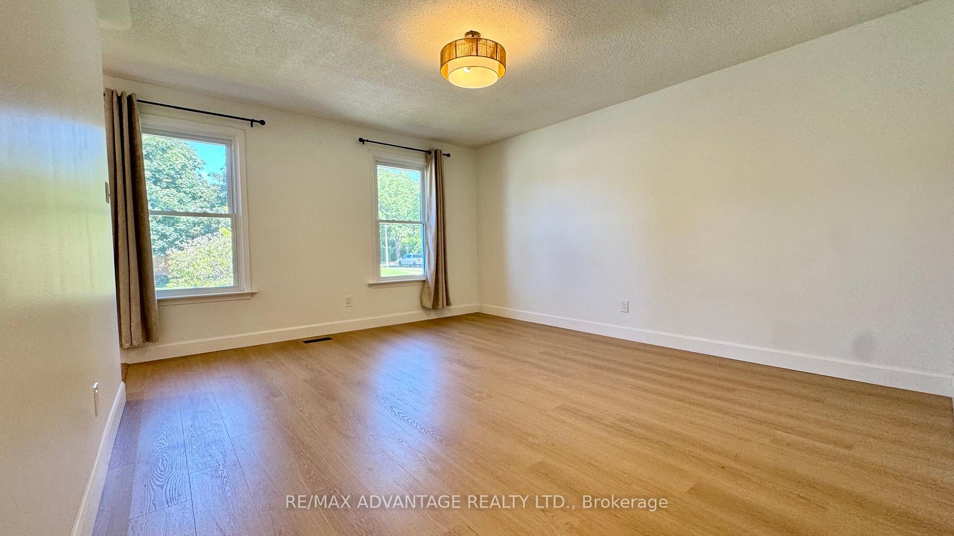 Photo 9 of 359 Ferndale Avenue, London, South Q — HOMEH