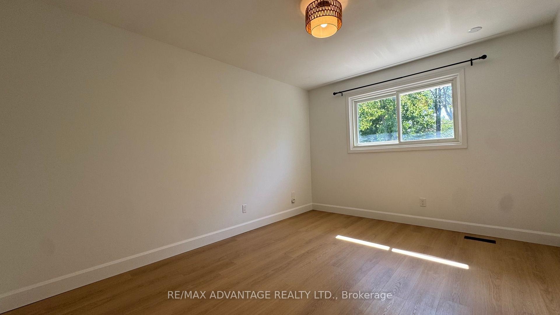 Photo 16 of 359 Ferndale Avenue, London, South Q — HOMEH