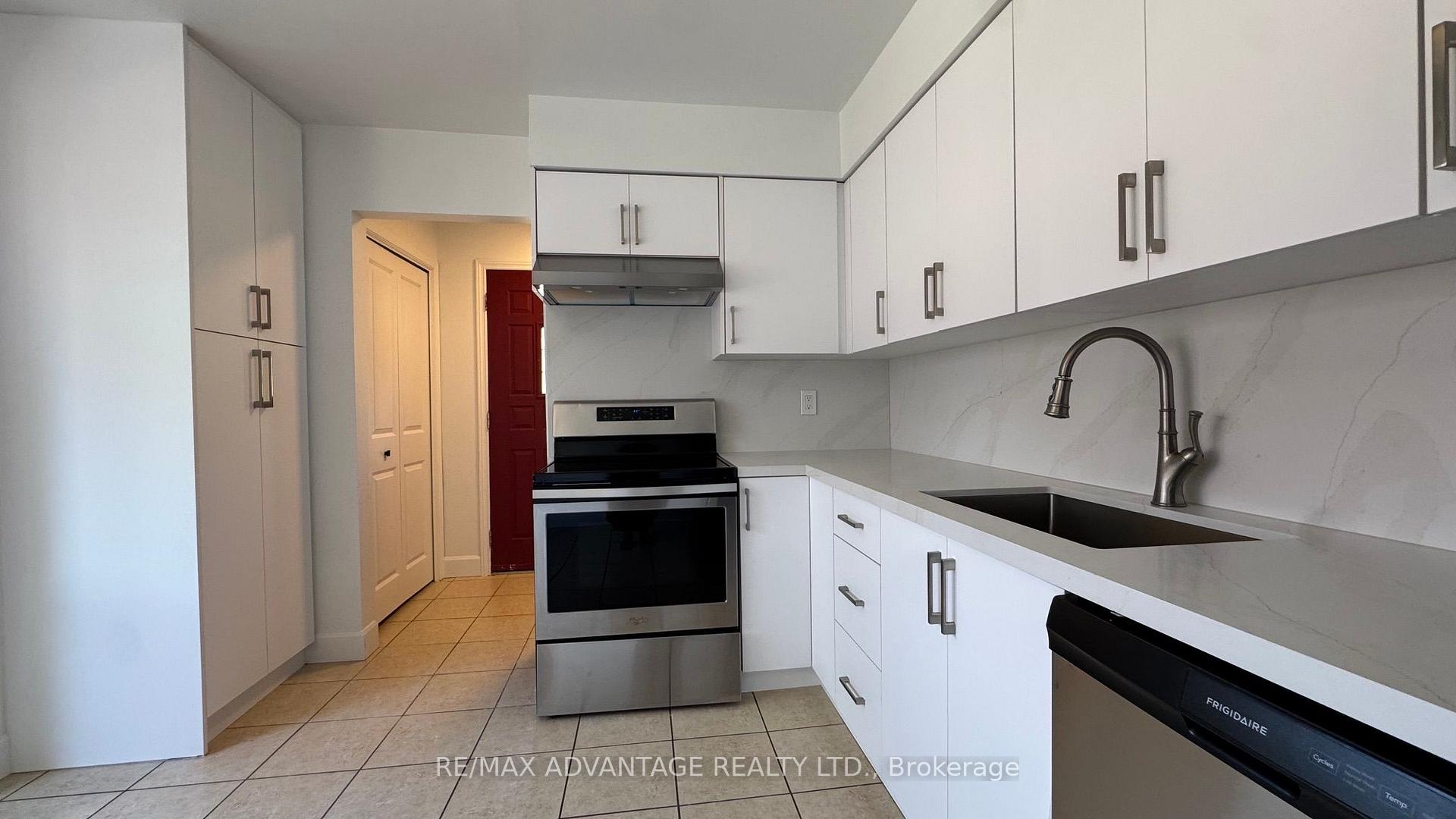 Photo 35 of 359 Ferndale Avenue, London, South Q — HOMEH