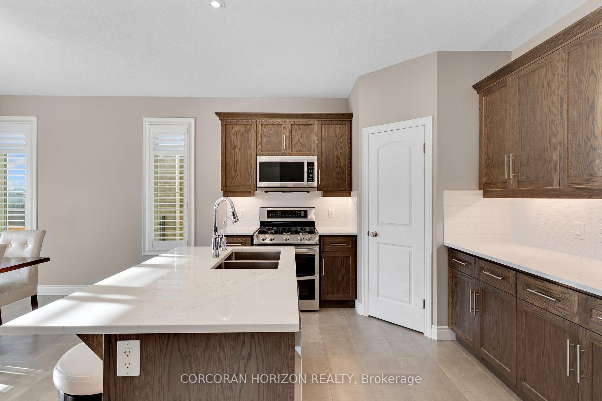 Photo 21 of 213 Ladyslipper Drive, Waterloo, Columbia Forest/Clair Hills — HOMEH