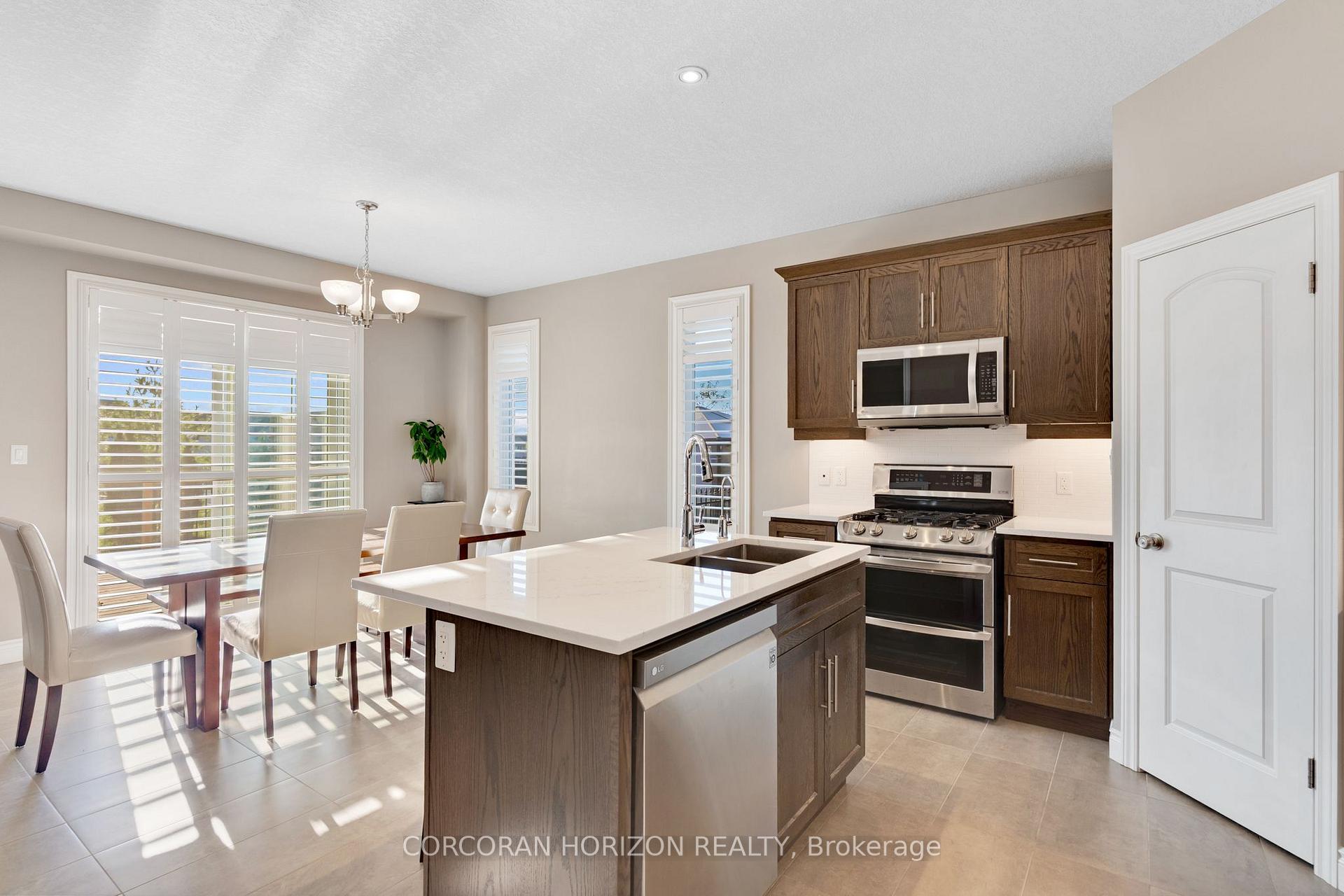 Photo 22 of 213 Ladyslipper Drive, Waterloo, Columbia Forest/Clair Hills — HOMEH