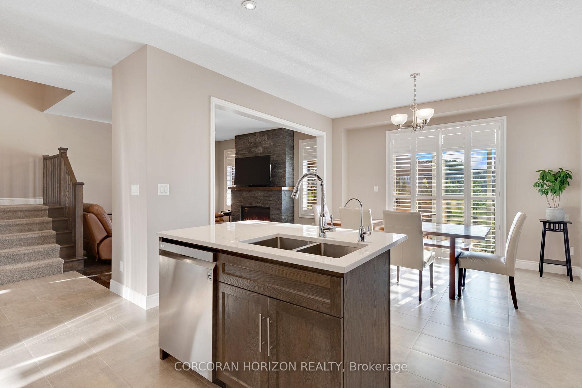 Photo 23 of 213 Ladyslipper Drive, Waterloo, Columbia Forest/Clair Hills — HOMEH