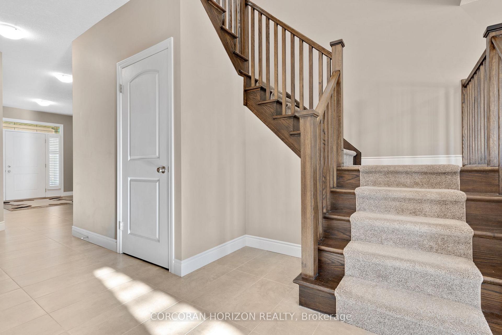 Photo 24 of 213 Ladyslipper Drive, Waterloo, Columbia Forest/Clair Hills — HOMEH