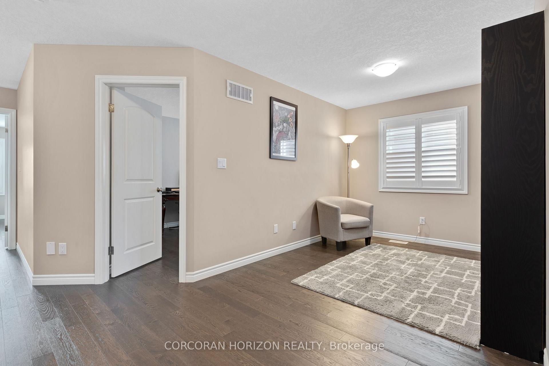 Photo 26 of 213 Ladyslipper Drive, Waterloo, Columbia Forest/Clair Hills — HOMEH