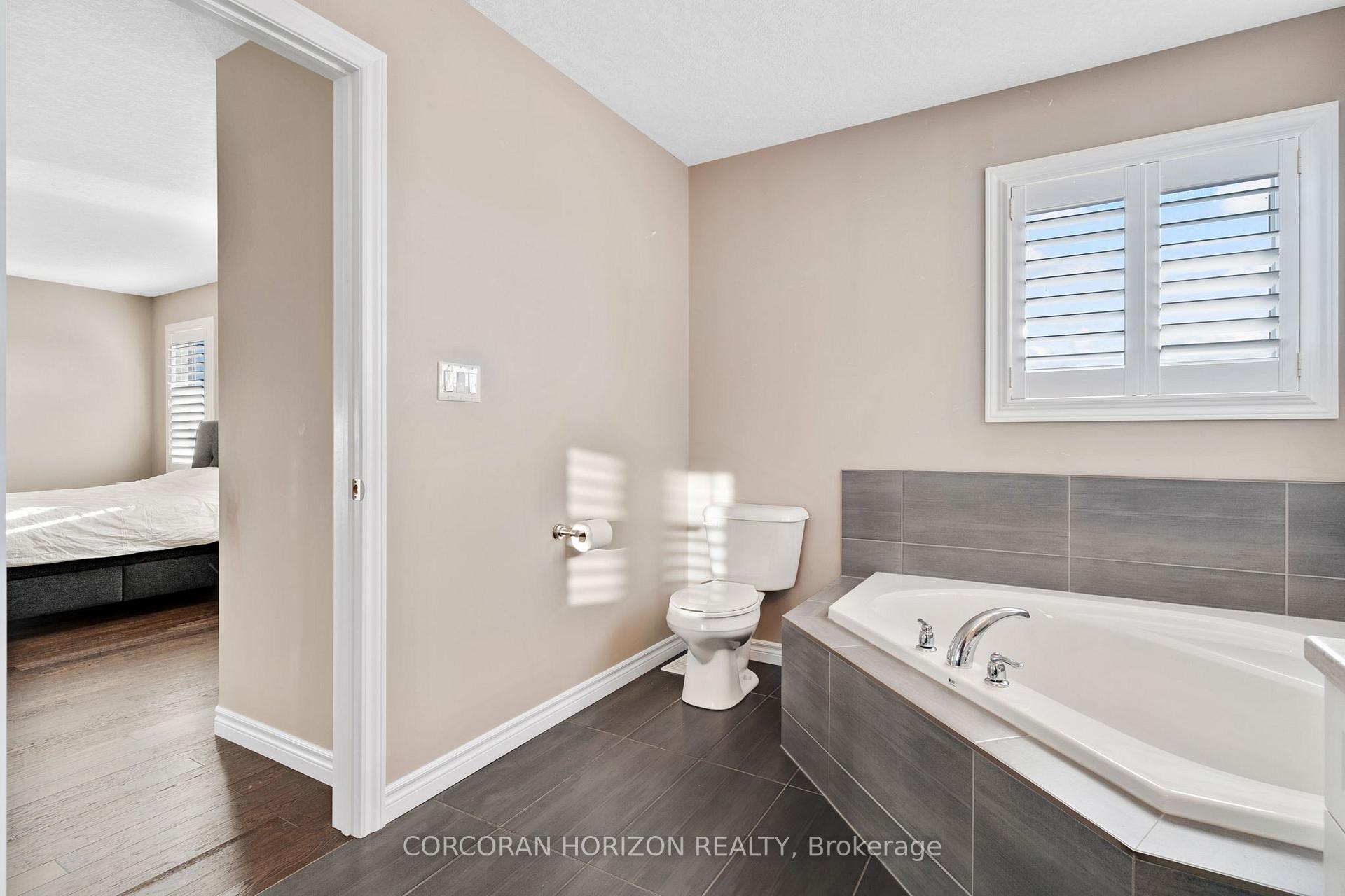 Photo 35 of 213 Ladyslipper Drive, Waterloo, Columbia Forest/Clair Hills — HOMEH