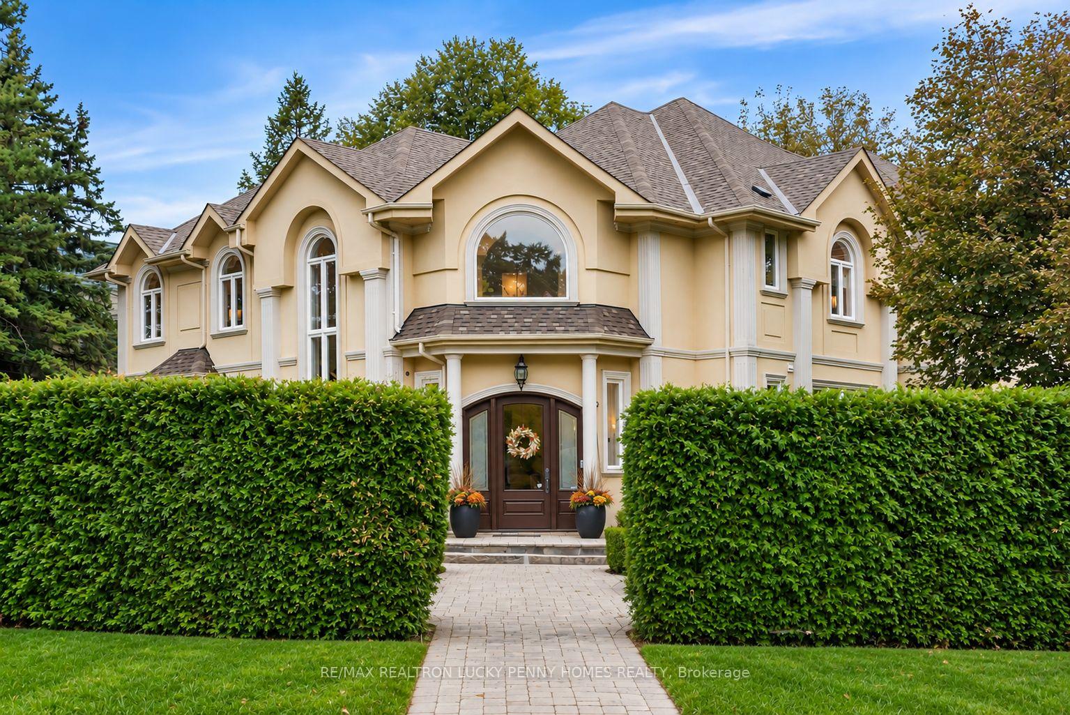 Photo 2 of 18 Donna Mae Crescent, Vaughan, Crestwood-Springfarm-Yorkhill — HOMEH