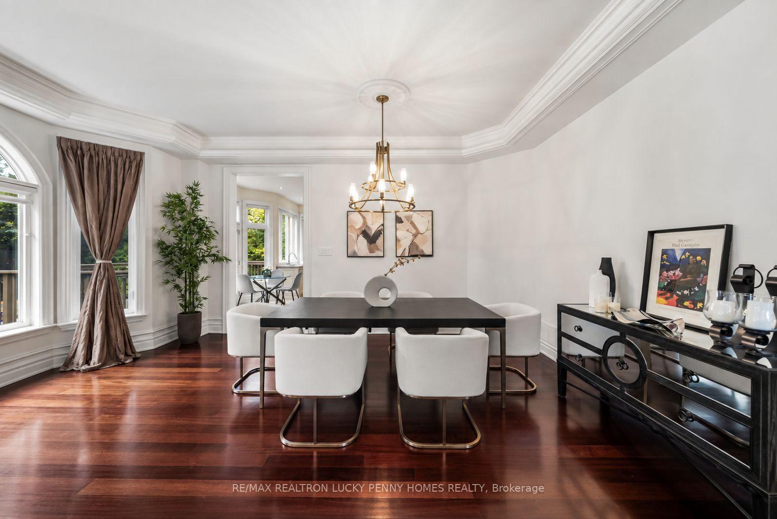 Photo 10 of 18 Donna Mae Crescent, Vaughan, Crestwood-Springfarm-Yorkhill — HOMEH