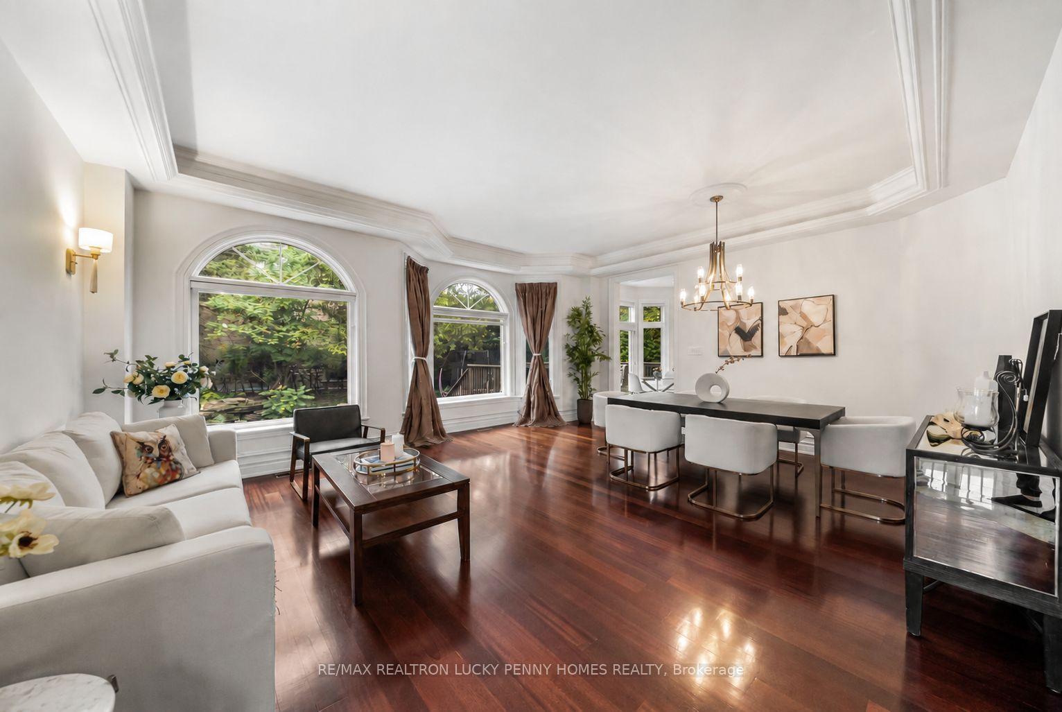 Photo 12 of 18 Donna Mae Crescent, Vaughan, Crestwood-Springfarm-Yorkhill — HOMEH