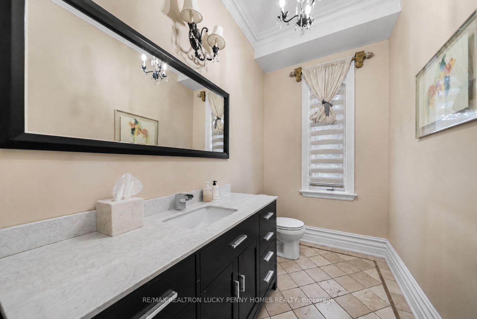 Photo 19 of 18 Donna Mae Crescent, Vaughan, Crestwood-Springfarm-Yorkhill — HOMEH