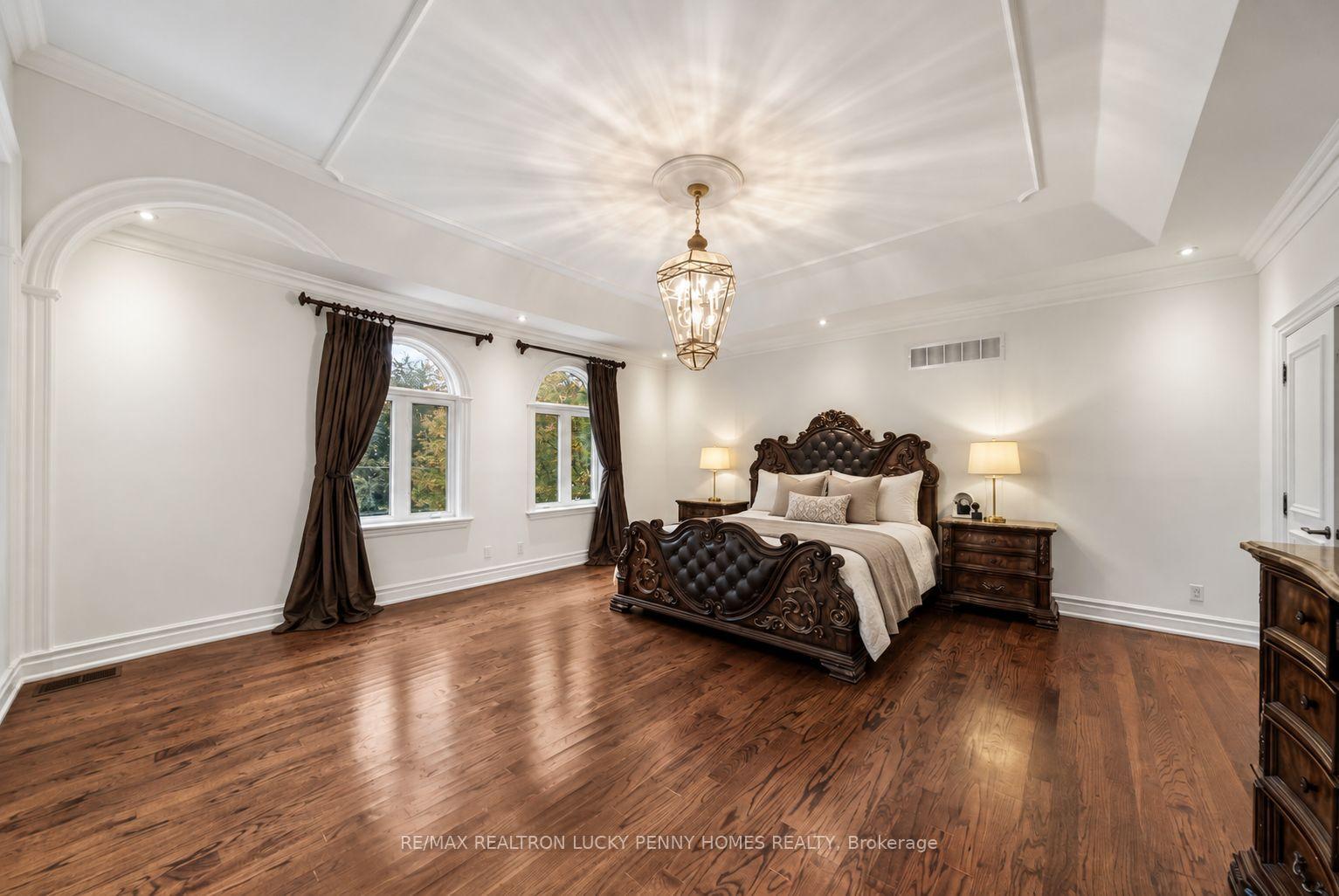 Photo 22 of 18 Donna Mae Crescent, Vaughan, Crestwood-Springfarm-Yorkhill — HOMEH
