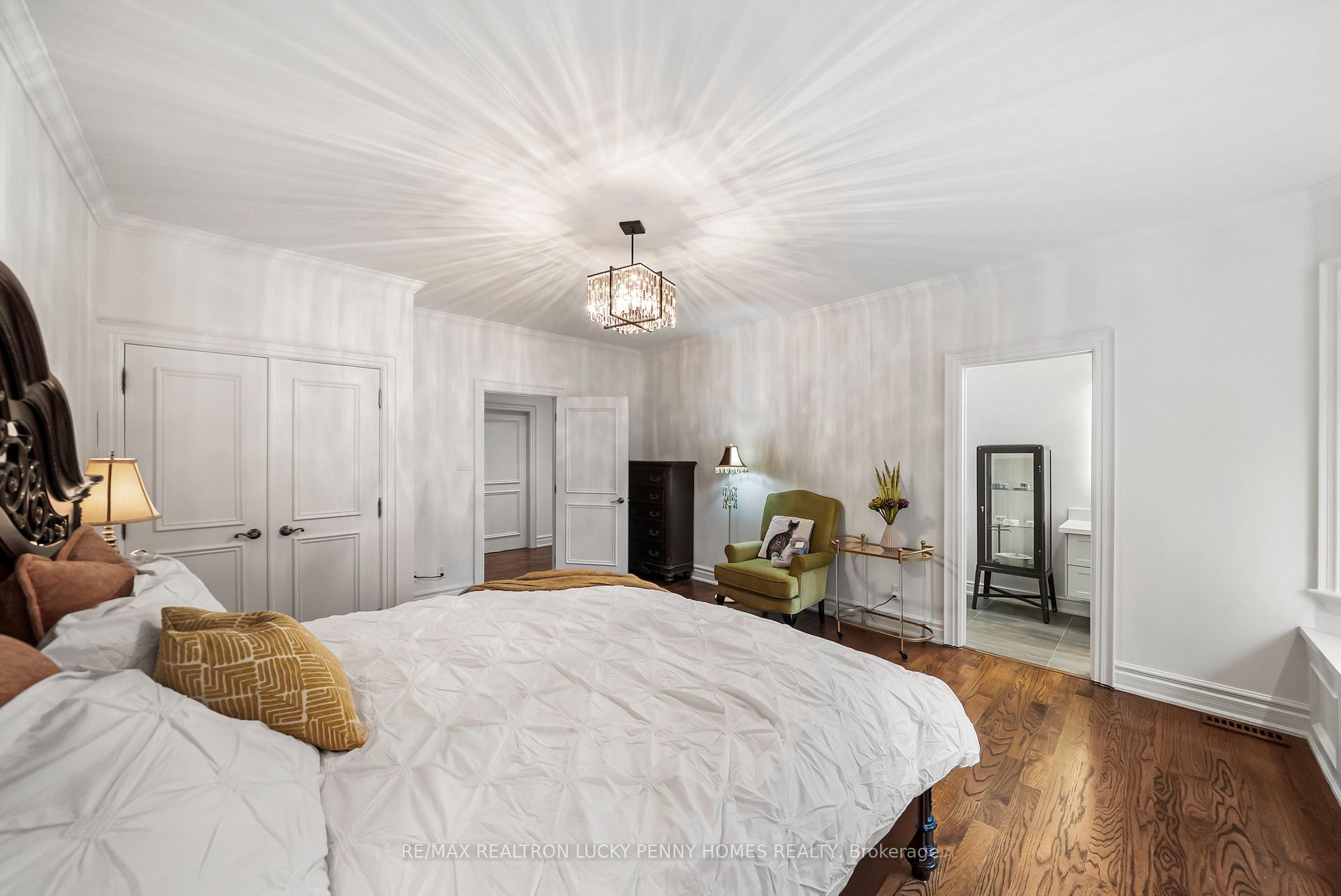 Photo 27 of 18 Donna Mae Crescent, Vaughan, Crestwood-Springfarm-Yorkhill — HOMEH