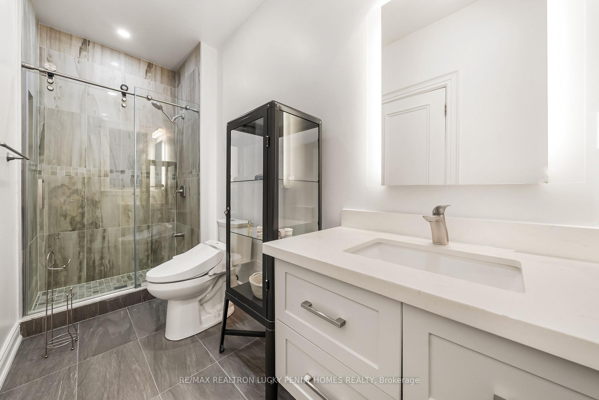 Photo 28 of 18 Donna Mae Crescent, Vaughan, Crestwood-Springfarm-Yorkhill — HOMEH