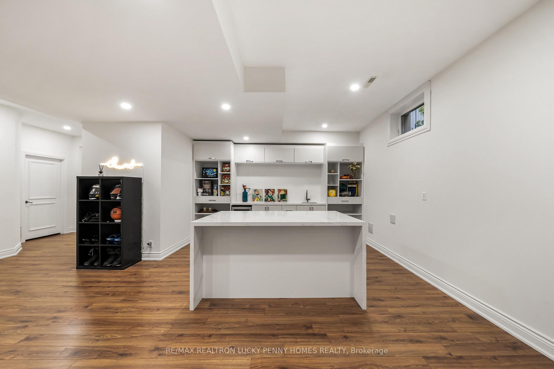 Photo 36 of 18 Donna Mae Crescent, Vaughan, Crestwood-Springfarm-Yorkhill — HOMEH