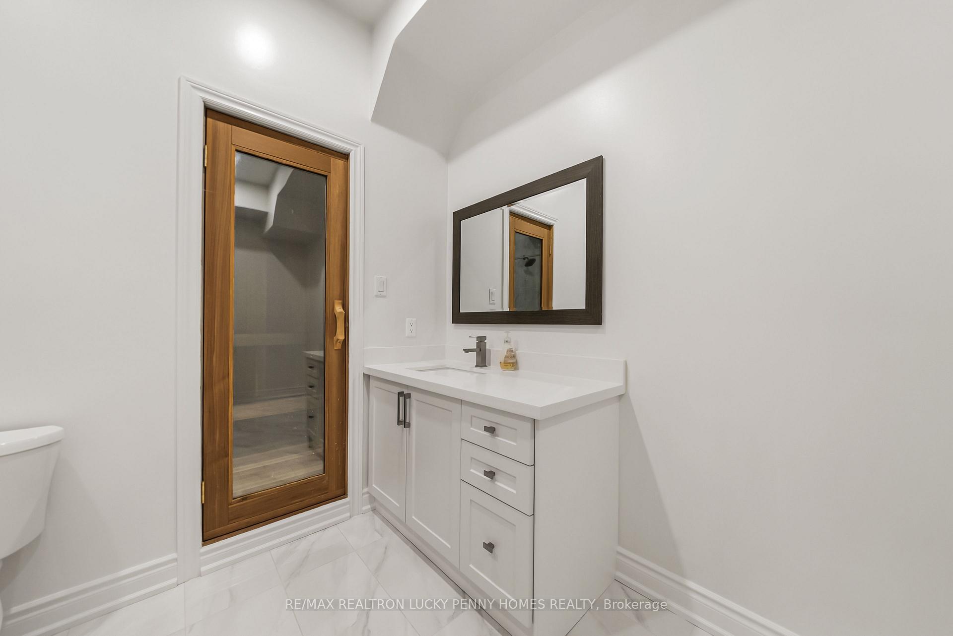 Photo 38 of 18 Donna Mae Crescent, Vaughan, Crestwood-Springfarm-Yorkhill — HOMEH